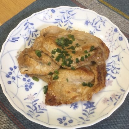 豚の生姜焼きを作りました♪ご飯ともよく合って、とても美味しくできました( ´∀｀)。生姜焼き大好き❣️